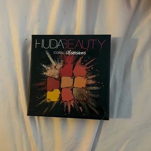 Huda beauty, coral obsession